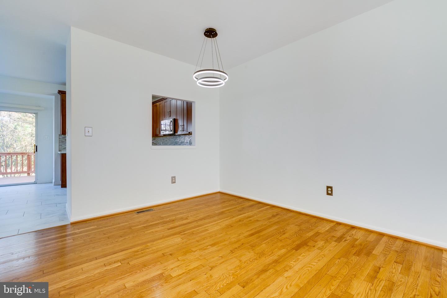 2466 CLOVER FIELD CIR, HERNDON, Virginia 20171, 3 Bedrooms Bedrooms, 12 Rooms Rooms,2 BathroomsBathrooms,Residential,For sale,2466 CLOVER FIELD CIR,VAFX2280208 MLS # VAFX2280208