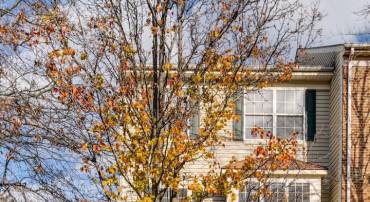 2466 CLOVER FIELD CIR, HERNDON, Virginia 20171, 3 Bedrooms Bedrooms, 12 Rooms Rooms,2 BathroomsBathrooms,Residential,For sale,2466 CLOVER FIELD CIR,VAFX2280208 MLS # VAFX2280208