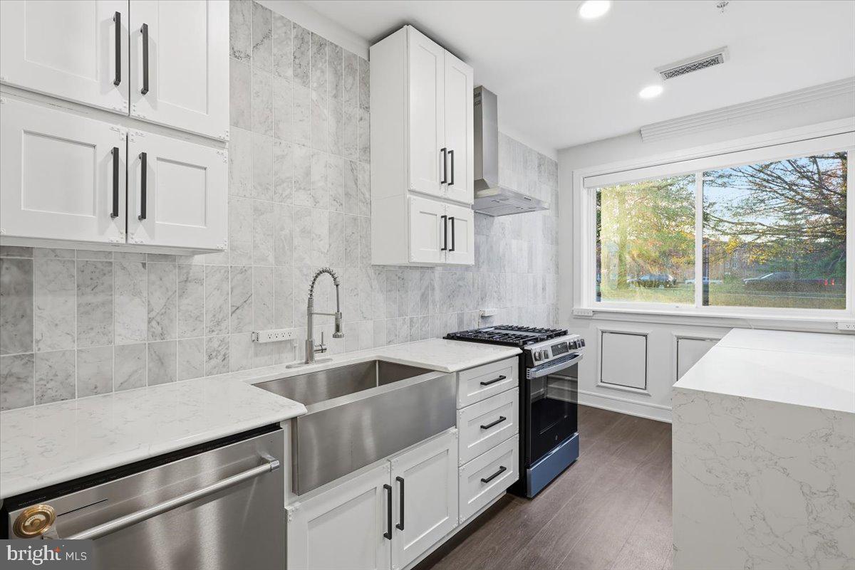 625 SLATERS LN #G4, ALEXANDRIA, Virginia 22314, 1 Bedroom Bedrooms, ,1 BathroomBathrooms,Residential,For sale,625 SLATERS LN #G4,VAAX2051996 MLS # VAAX2051996