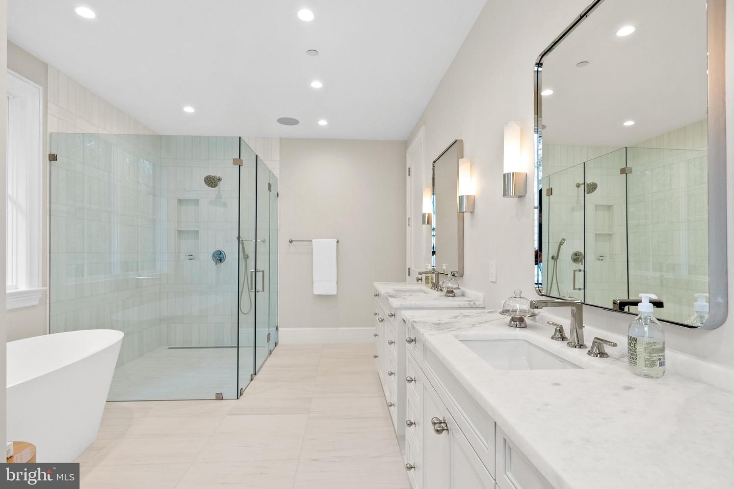 4905 VAN NESS ST NW, WASHINGTON, District Of Columbia 20016, 5 Bedrooms Bedrooms, ,5 BathroomsBathrooms,Residential,For sale,4905 VAN NESS ST NW,DCDC2232838 MLS # DCDC2232838