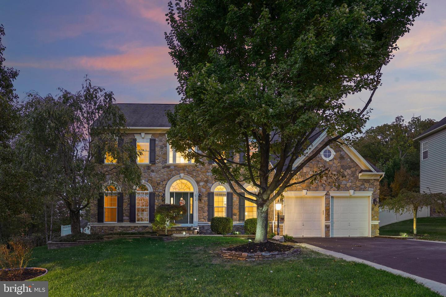 1019 E KENSINGTON CIR, FREDERICKSBURG, Virginia 22401, 5 Bedrooms Bedrooms, ,4 BathroomsBathrooms,Residential,For sale,1019 E KENSINGTON CIR,VAFB2009334 MLS # VAFB2009334