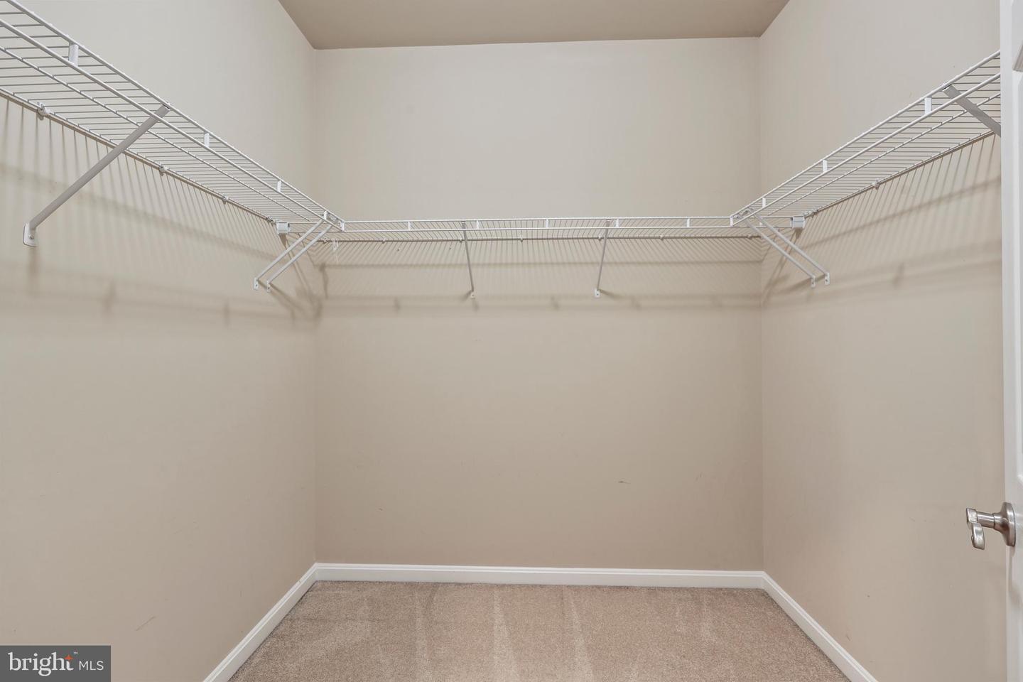 1019 E KENSINGTON CIR, FREDERICKSBURG, Virginia 22401, 5 Bedrooms Bedrooms, ,4 BathroomsBathrooms,Residential,For sale,1019 E KENSINGTON CIR,VAFB2009334 MLS # VAFB2009334