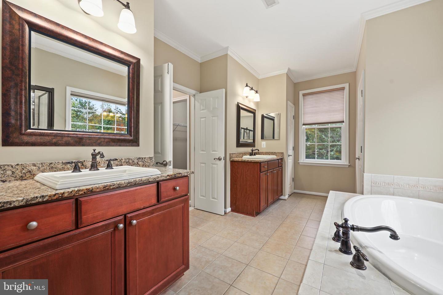 1019 E KENSINGTON CIR, FREDERICKSBURG, Virginia 22401, 5 Bedrooms Bedrooms, ,4 BathroomsBathrooms,Residential,For sale,1019 E KENSINGTON CIR,VAFB2009334 MLS # VAFB2009334