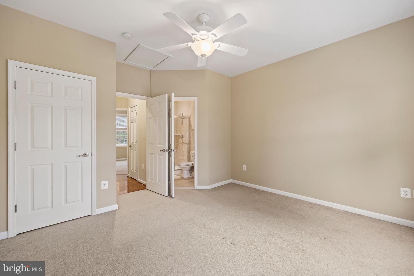 1019 E KENSINGTON CIR, FREDERICKSBURG, Virginia 22401, 5 Bedrooms Bedrooms, ,4 BathroomsBathrooms,Residential,For sale,1019 E KENSINGTON CIR,VAFB2009334 MLS # VAFB2009334