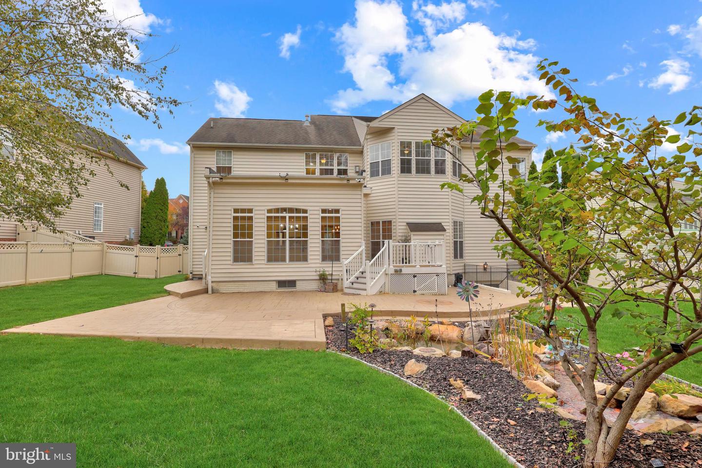 1019 E KENSINGTON CIR, FREDERICKSBURG, Virginia 22401, 5 Bedrooms Bedrooms, ,4 BathroomsBathrooms,Residential,For sale,1019 E KENSINGTON CIR,VAFB2009334 MLS # VAFB2009334