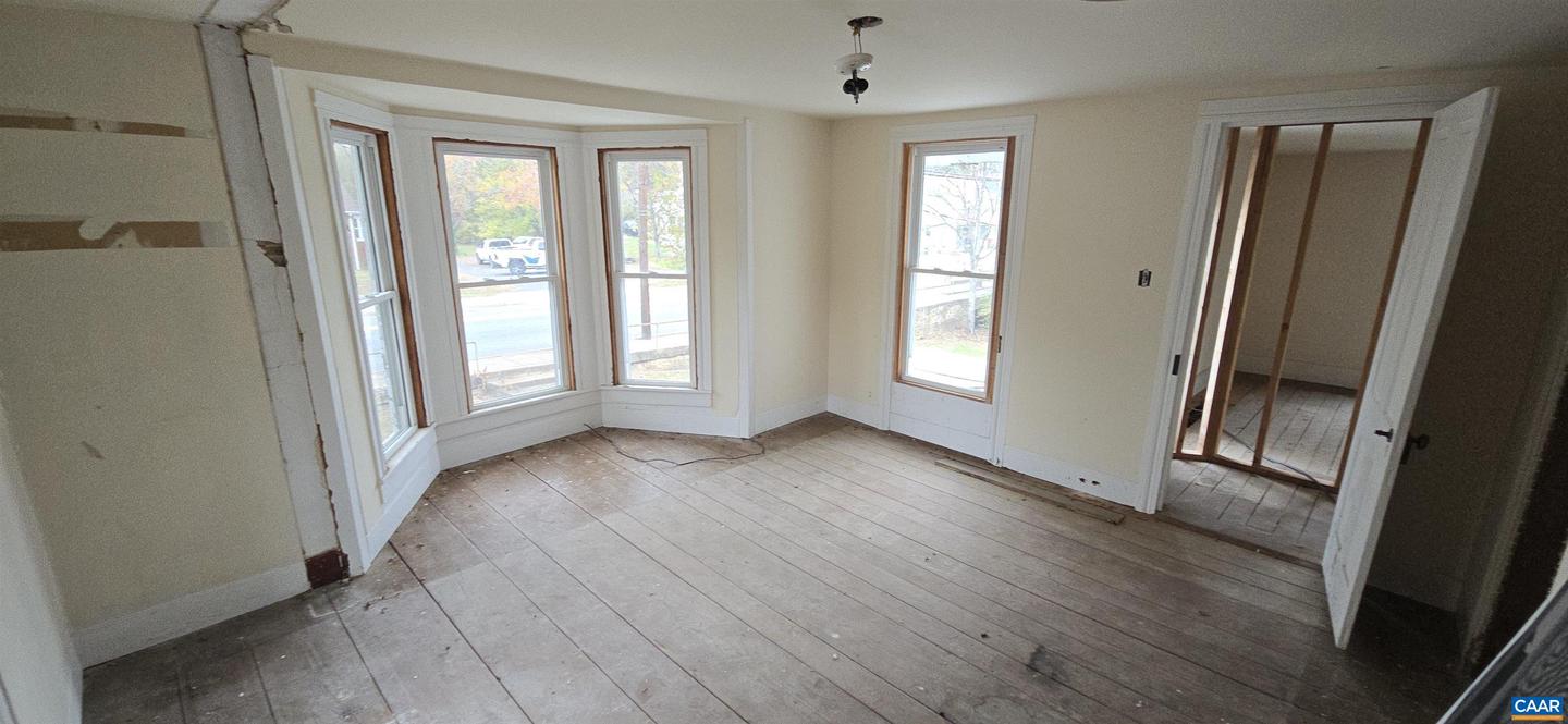 276 MAIN ST, STANARDSVILLE, Virginia 22973, 3 Bedrooms Bedrooms, ,2 BathroomsBathrooms,Residential,For sale,276 MAIN ST,671394 MLS # 671394