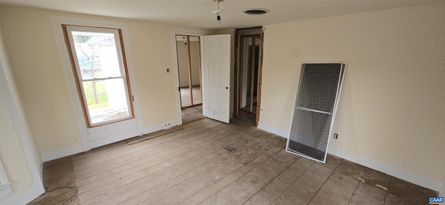 276 MAIN ST, STANARDSVILLE, Virginia 22973, 3 Bedrooms Bedrooms, ,2 BathroomsBathrooms,Residential,For sale,276 MAIN ST,671394 MLS # 671394