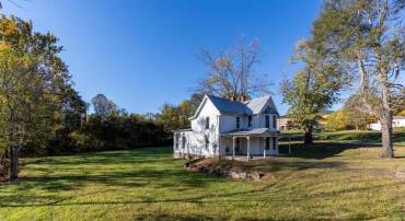 276 MAIN ST, STANARDSVILLE, Virginia 22973, 3 Bedrooms Bedrooms, ,2 BathroomsBathrooms,Residential,For sale,276 MAIN ST,671394 MLS # 671394