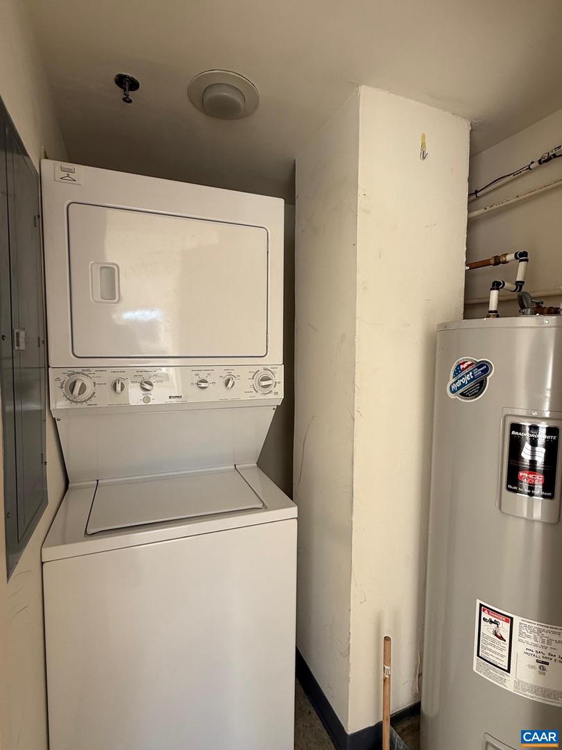 250 WEST MAIN ST #402, CHARLOTTESVILLE, Virginia 22902, 2 Bedrooms Bedrooms, ,2 BathroomsBathrooms,Residential,For sale,250 WEST MAIN ST #402,671395 MLS # 671395 250 WEST MAIN ST #402, CHARLOTTESVILLE, Virginia 22902, 2 Bedrooms Bedrooms, ,2 BathroomsBathrooms,Residential,For sale,250 WEST MAIN ST #402,671395 MLS # 671395