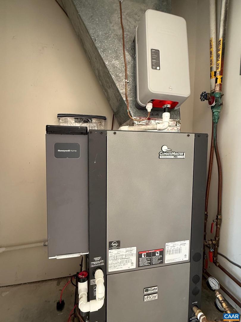 250 WEST MAIN ST #402, CHARLOTTESVILLE, Virginia 22902, 2 Bedrooms Bedrooms, ,2 BathroomsBathrooms,Residential,For sale,250 WEST MAIN ST #402,671395 MLS # 671395 250 WEST MAIN ST #402, CHARLOTTESVILLE, Virginia 22902, 2 Bedrooms Bedrooms, ,2 BathroomsBathrooms,Residential,For sale,250 WEST MAIN ST #402,671395 MLS # 671395