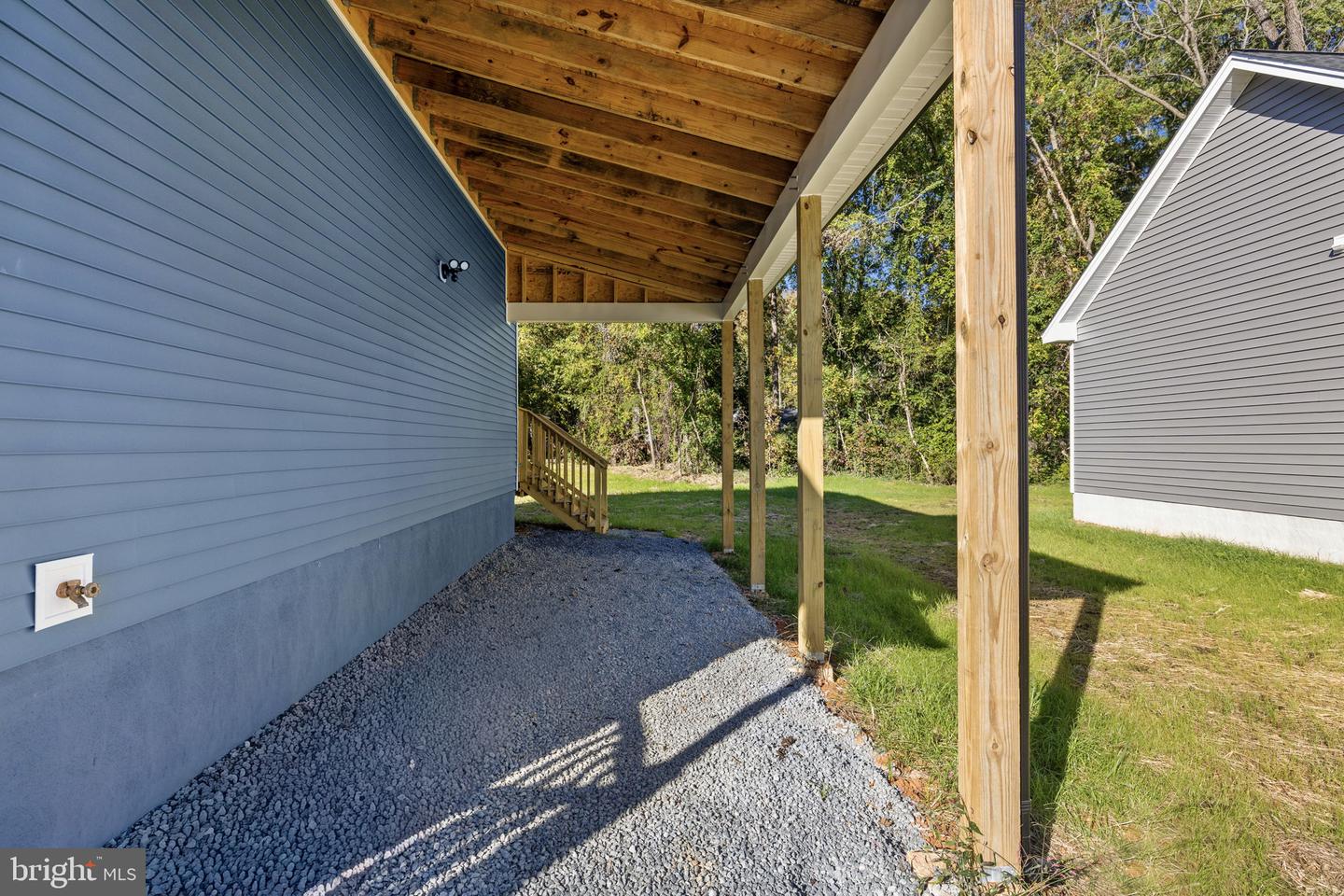 739 LAKEVIEW DR, COLONIAL BEACH, Virginia 22443, 3 Bedrooms Bedrooms, ,2 BathroomsBathrooms,Residential,For sale,739 LAKEVIEW DR,VAWE2010164 MLS # VAWE2010164