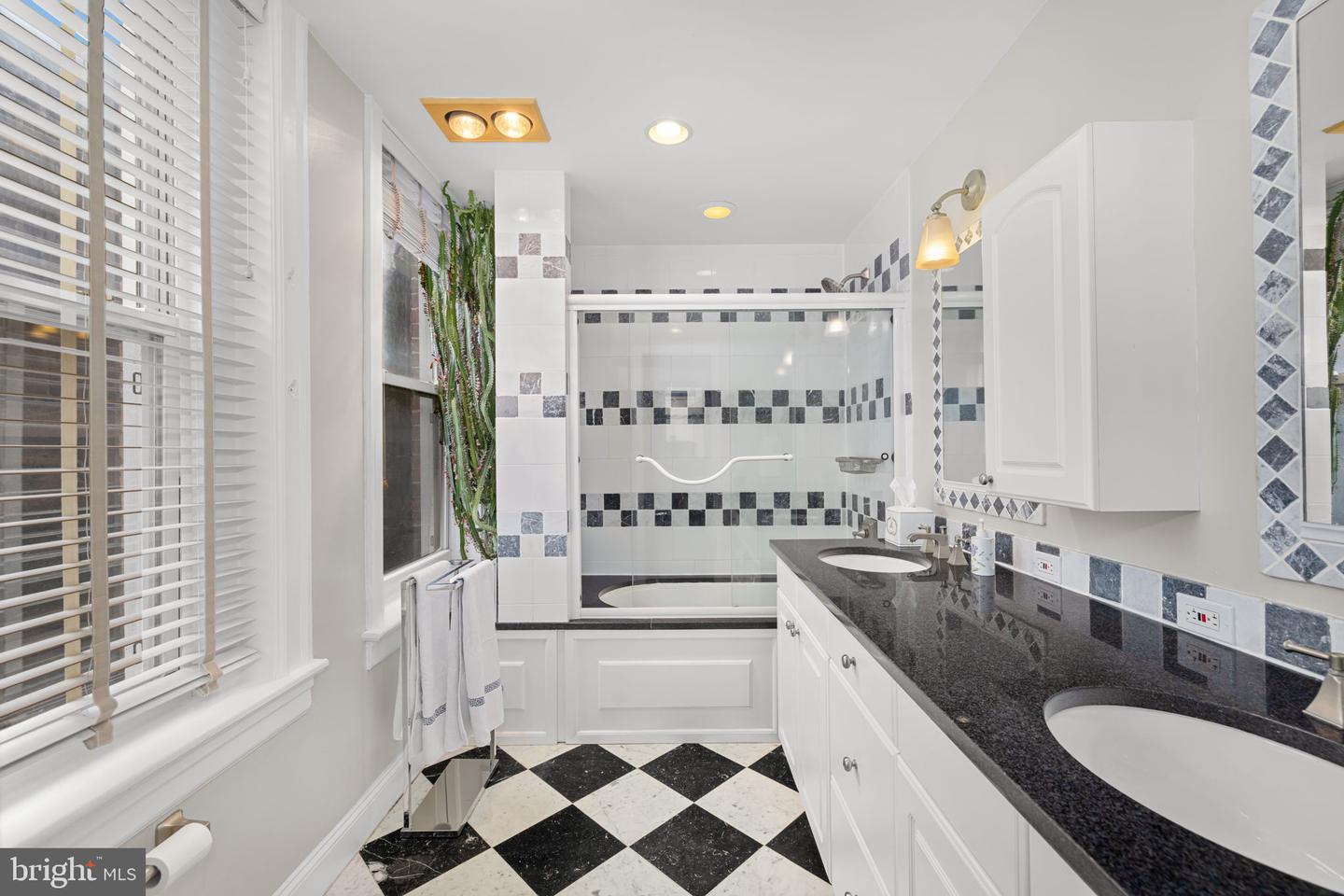 1855 CALVERT ST NW #203, WASHINGTON, District Of Columbia 20009, 2 Bedrooms Bedrooms, ,2 BathroomsBathrooms,Residential,For sale,1855 CALVERT ST NW #203,DCDC2232864 MLS # DCDC2232864