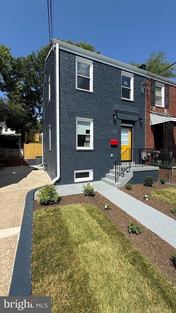 709 ADRIAN ST SE, WASHINGTON, District Of Columbia 20019, 4 Bedrooms Bedrooms, ,2 BathroomsBathrooms,Residential,For sale,709 ADRIAN ST SE,DCDC2232866 MLS # DCDC2232866