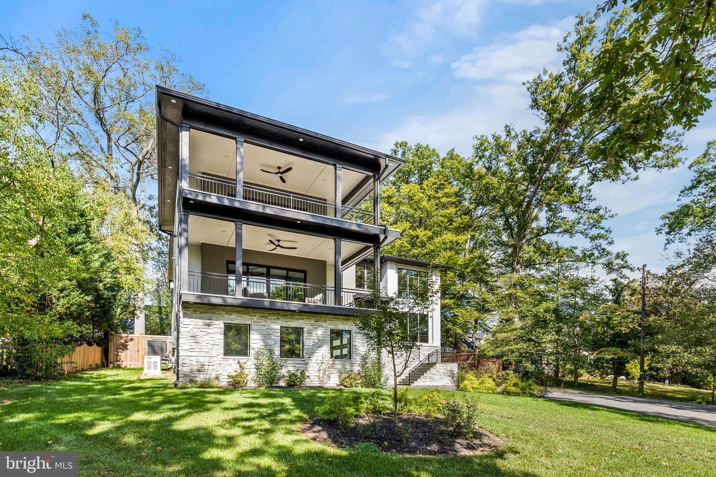 6884 CHURCHILL RD, MCLEAN, Virginia 22101, 6 Bedrooms Bedrooms, ,6 BathroomsBathrooms,Residential,For sale,6884 CHURCHILL RD,VAFX2280252 MLS # VAFX2280252