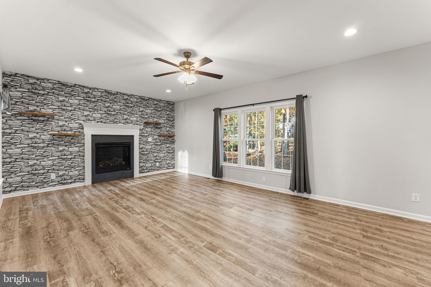 10820 CHANCELLORVILLE DR, SPOTSYLVANIA, Virginia 22553, 4 Bedrooms Bedrooms, ,3 BathroomsBathrooms,Residential,For sale,10820 CHANCELLORVILLE DR,VASP2037796 MLS # VASP2037796