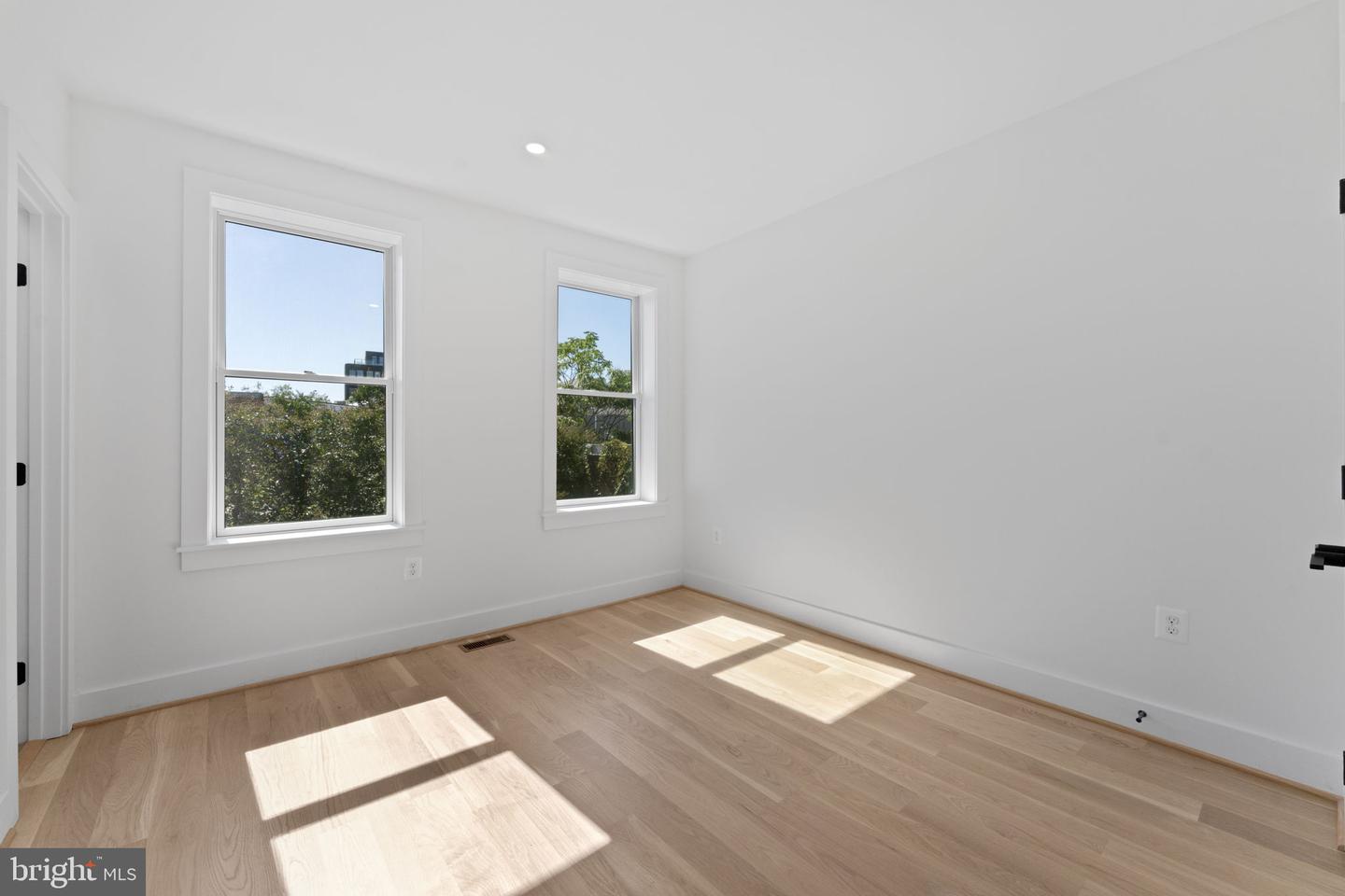 602 U ST NW, WASHINGTON, District Of Columbia 20001, 4 Bedrooms Bedrooms, ,3 BathroomsBathrooms,Residential,For sale,602 U ST NW,DCDC2232888 MLS # DCDC2232888 602 U ST NW, WASHINGTON, District Of Columbia 20001, 4 Bedrooms Bedrooms, ,3 BathroomsBathrooms,Residential,For sale,602 U ST NW,DCDC2232888 MLS # DCDC2232888