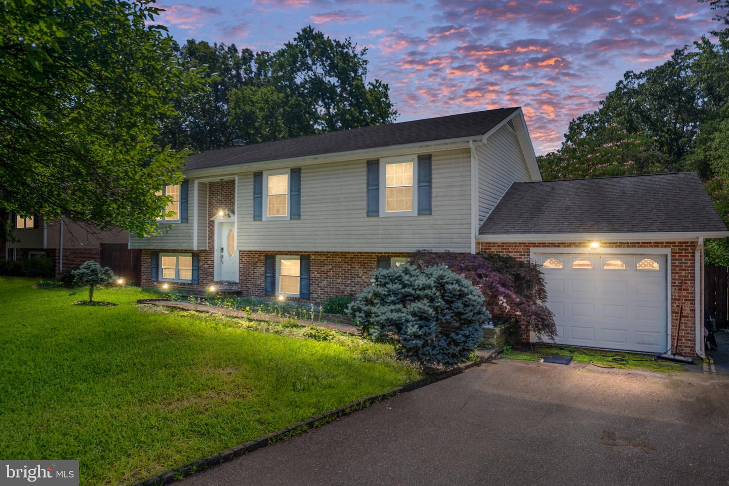 102 BREEZEWOOD DR, FREDERICKSBURG, Virginia 22407, 2 Bedrooms Bedrooms, ,3 BathroomsBathrooms,Residential,For sale,102 BREEZEWOOD DR,VASP2034212 MLS # VASP2034212