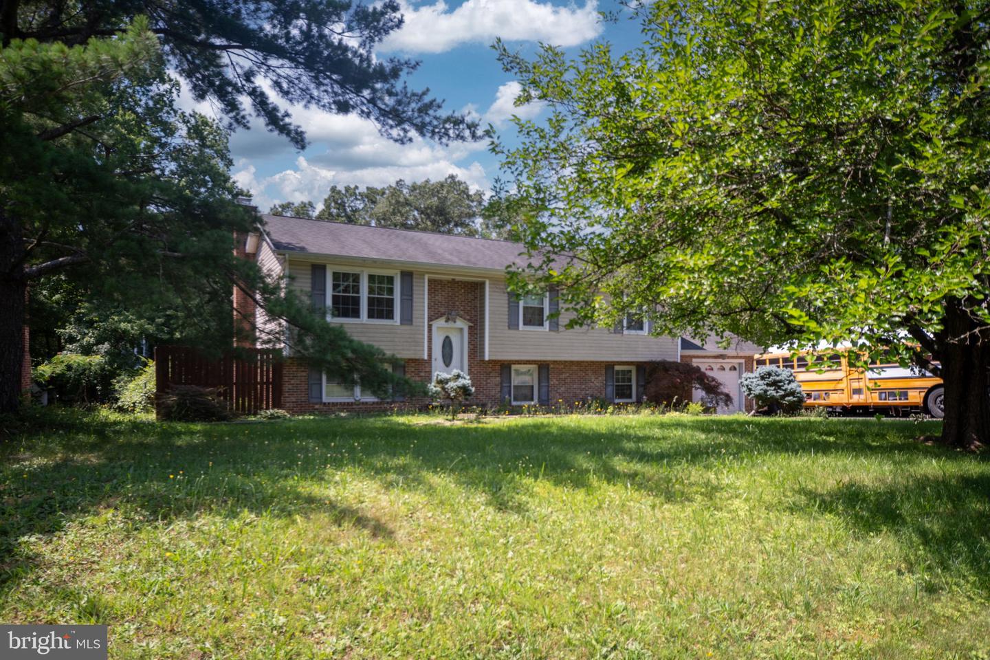 102 BREEZEWOOD DR, FREDERICKSBURG, Virginia 22407, 2 Bedrooms Bedrooms, ,3 BathroomsBathrooms,Residential,For sale,102 BREEZEWOOD DR,VASP2034212 MLS # VASP2034212