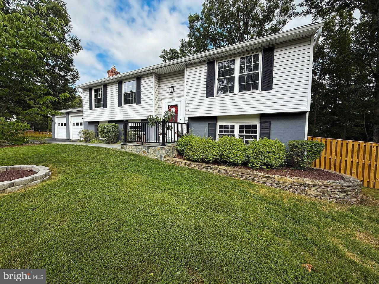 229 APPLEGATE DR, STERLING, Virginia 20164, 4 Bedrooms Bedrooms, ,3 BathroomsBathrooms,Residential,For sale,229 APPLEGATE DR,VALO2104906 MLS # VALO2104906 229 APPLEGATE DR, STERLING, Virginia 20164, 4 Bedrooms Bedrooms, ,3 BathroomsBathrooms,Residential,For sale,229 APPLEGATE DR,VALO2104906 MLS # VALO2104906