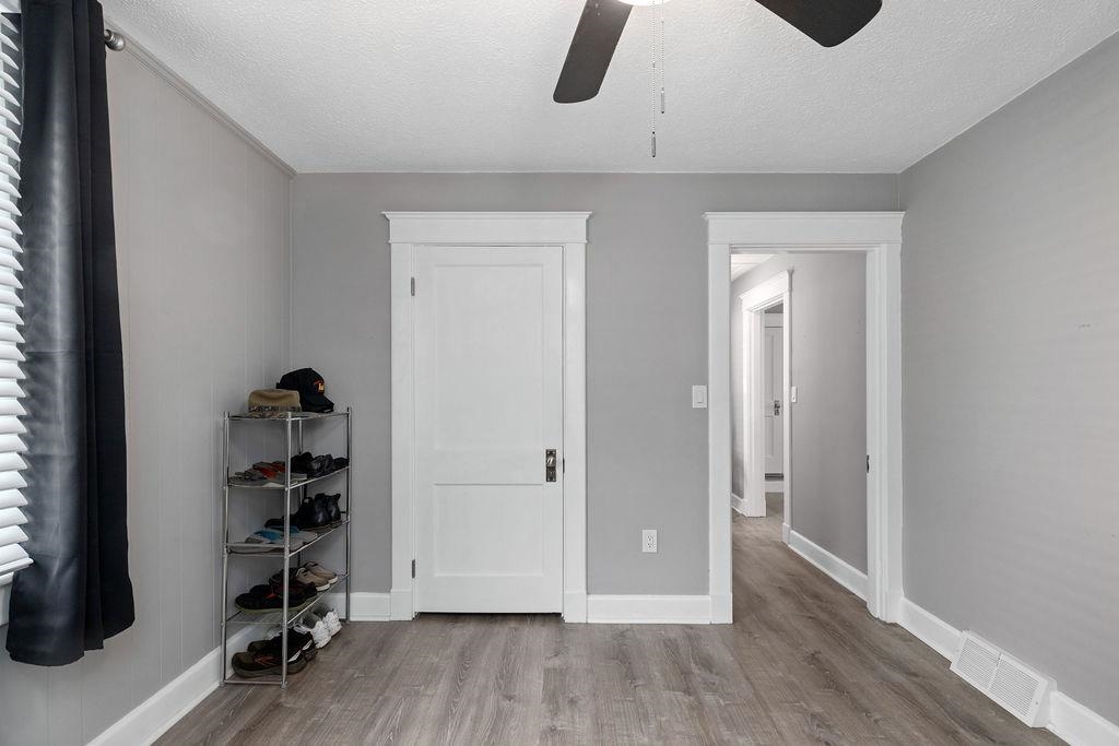 238 N CHARLOTTE AVE, WAYNESBORO, Virginia 22980, 2 Bedrooms Bedrooms, ,1 BathroomBathrooms,Residential,238 N CHARLOTTE AVE,671162 MLS # 671162