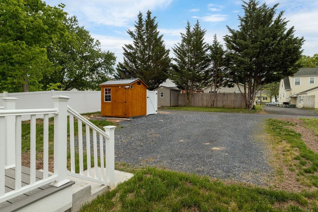 238 N CHARLOTTE AVE, WAYNESBORO, Virginia 22980, 2 Bedrooms Bedrooms, ,1 BathroomBathrooms,Residential,238 N CHARLOTTE AVE,671162 MLS # 671162