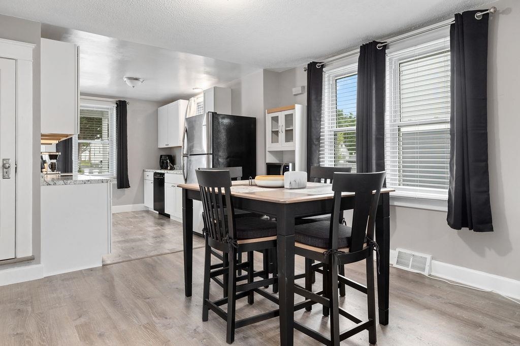 238 N CHARLOTTE AVE, WAYNESBORO, Virginia 22980, 2 Bedrooms Bedrooms, ,1 BathroomBathrooms,Residential,238 N CHARLOTTE AVE,671162 MLS # 671162