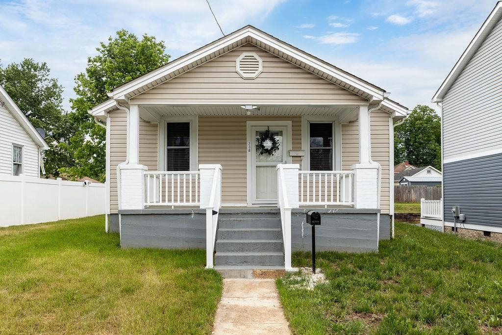 238 N CHARLOTTE AVE, WAYNESBORO, Virginia 22980, 2 Bedrooms Bedrooms, ,1 BathroomBathrooms,Residential,238 N CHARLOTTE AVE,671162 MLS # 671162