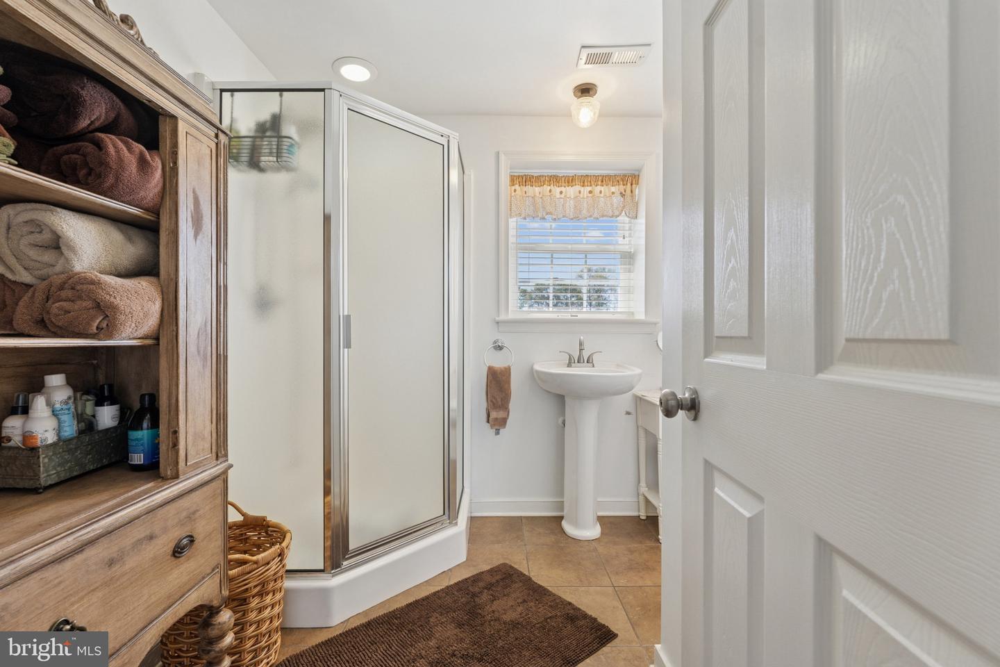 8158 TATE RD, RUTHER GLEN, Virginia 22546, 3 Bedrooms Bedrooms, ,2 BathroomsBathrooms,Residential,For sale,8158 TATE RD,VACV2009030 MLS # VACV2009030