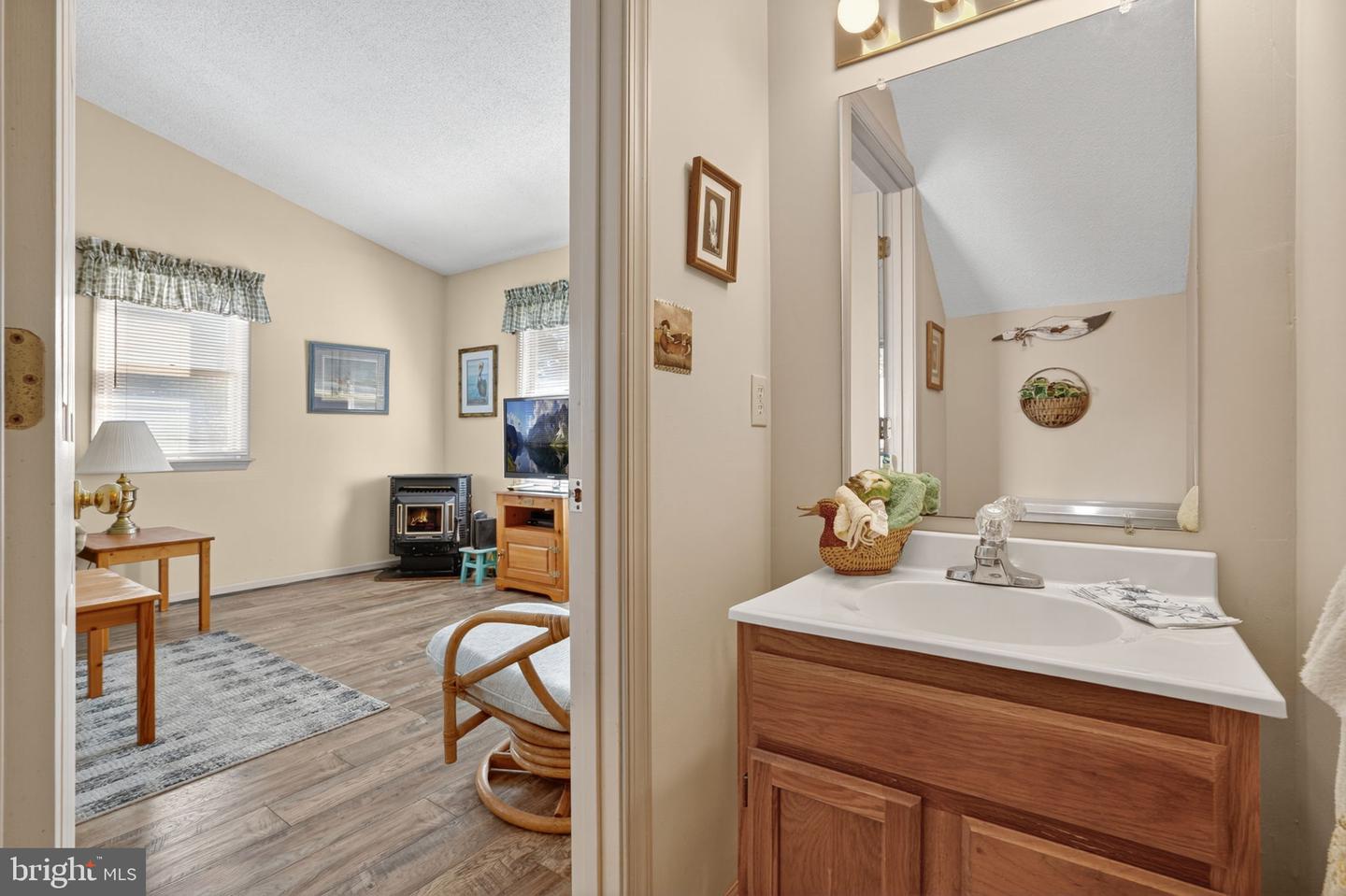 6135 MARTIN LN, CHINCOTEAGUE ISLAND, Virginia 23336, 2 Bedrooms Bedrooms, ,1 BathroomBathrooms,Residential,For sale,6135 MARTIN LN,VAAC2002338 MLS # VAAC2002338 6135 MARTIN LN, CHINCOTEAGUE ISLAND, Virginia 23336, 2 Bedrooms Bedrooms, ,1 BathroomBathrooms,Residential,For sale,6135 MARTIN LN,VAAC2002338 MLS # VAAC2002338