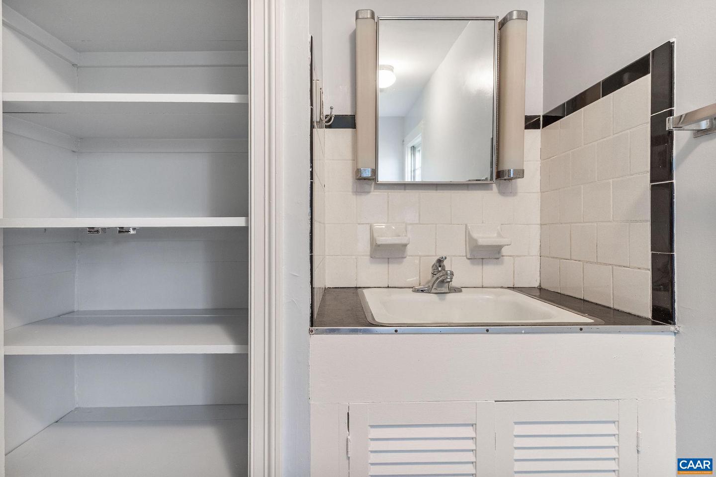 869 BUCK MOUNTAIN RD, EARLYSVILLE, Virginia 22936, 3 Bedrooms Bedrooms, ,1 BathroomBathrooms,Residential,For sale,869 BUCK MOUNTAIN RD,670606 MLS # 670606 869 BUCK MOUNTAIN RD, EARLYSVILLE, Virginia 22936, 3 Bedrooms Bedrooms, ,1 BathroomBathrooms,Residential,For sale,869 BUCK MOUNTAIN RD,670606 MLS # 670606