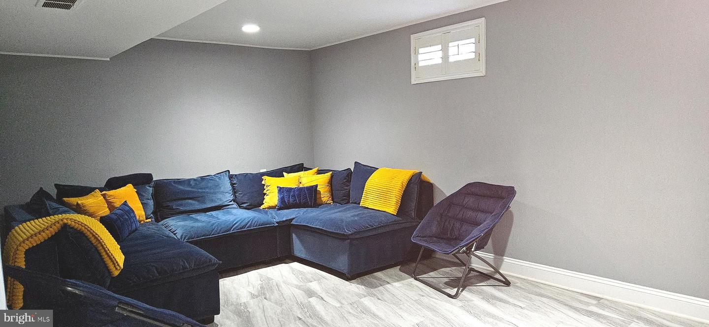 7258 15TH PL NW, WASHINGTON, District Of Columbia 20012, 4 Bedrooms Bedrooms, 15 Rooms Rooms,2 BathroomsBathrooms,Residential,For sale,7258 15TH PL NW,DCDC2230060 MLS # DCDC2230060