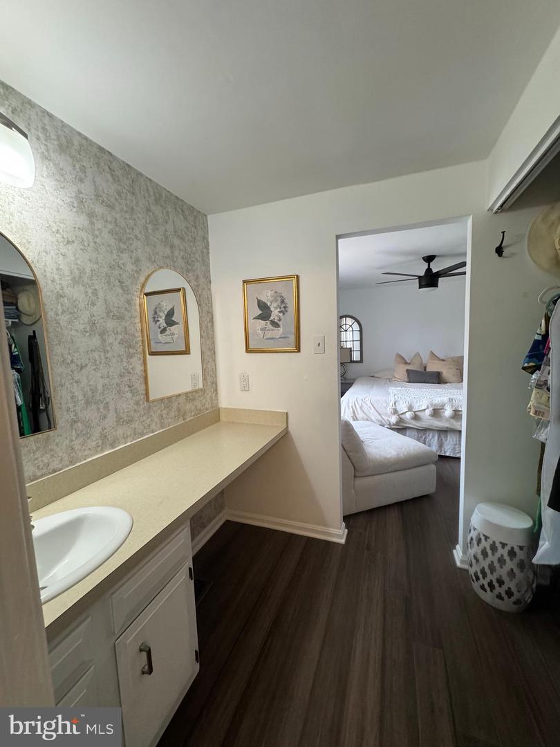 7601 RUDYARD ST, FALLS CHURCH, Virginia 22043, 4 Bedrooms Bedrooms, 11 Rooms Rooms,2 BathroomsBathrooms,Residential,For sale,7601 RUDYARD ST,VAFX2280124 MLS # VAFX2280124