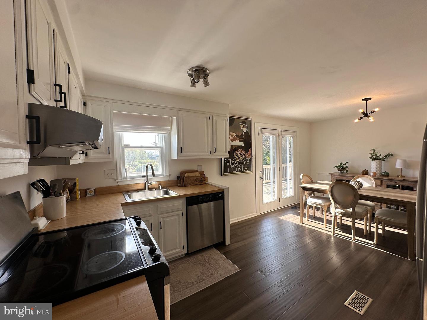 7601 RUDYARD ST, FALLS CHURCH, Virginia 22043, 4 Bedrooms Bedrooms, 11 Rooms Rooms,2 BathroomsBathrooms,Residential,For sale,7601 RUDYARD ST,VAFX2280124 MLS # VAFX2280124