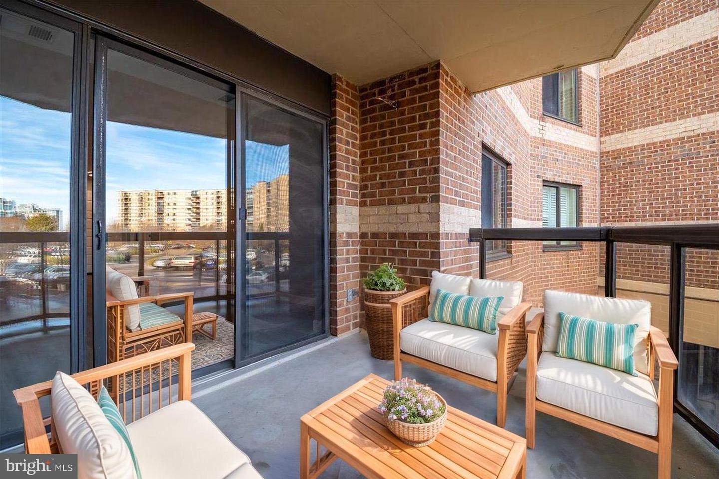 8370 GREENSBORO DR #203, MCLEAN, Virginia 22102, 2 Bedrooms Bedrooms, ,2 BathroomsBathrooms,Residential,For sale,8370 GREENSBORO DR #203,VAFX2280282 MLS # VAFX2280282