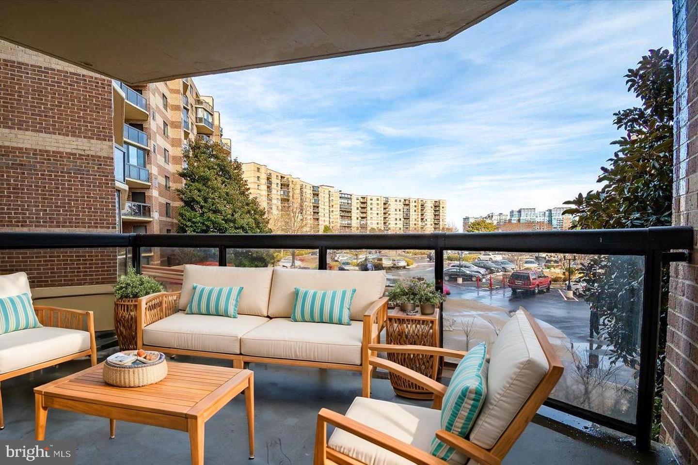 8370 GREENSBORO DR #203, MCLEAN, Virginia 22102, 2 Bedrooms Bedrooms, ,2 BathroomsBathrooms,Residential,For sale,8370 GREENSBORO DR #203,VAFX2280282 MLS # VAFX2280282