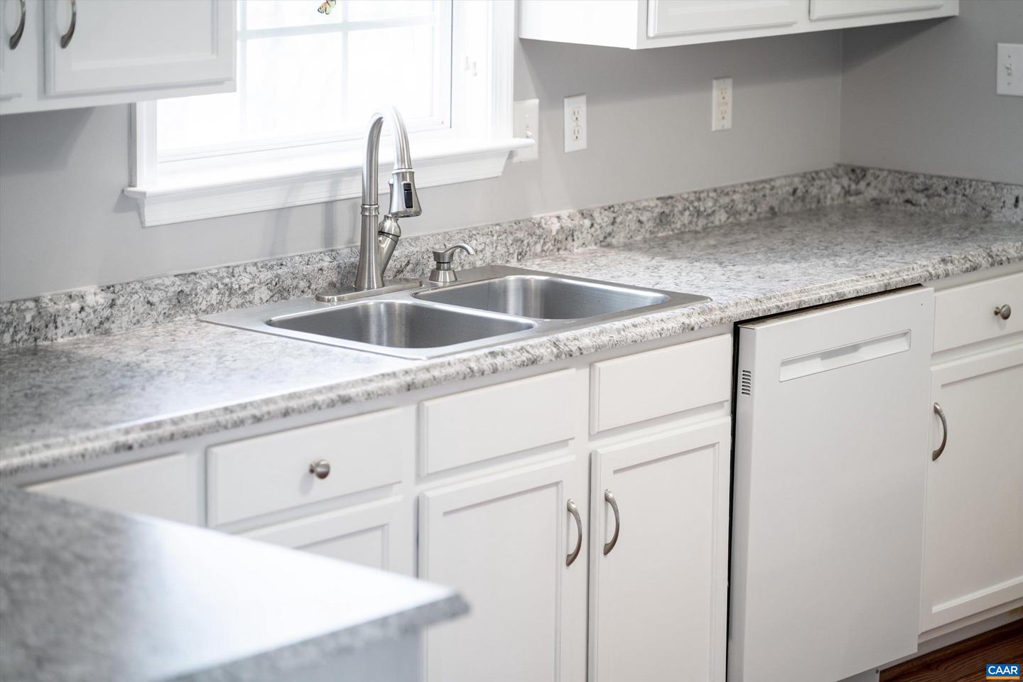 17 SEMINOLE TRL, PALMYRA, Virginia 22963, 3 Bedrooms Bedrooms, ,2 BathroomsBathrooms,Residential,For sale,17 SEMINOLE TRL,671413 MLS # 671413 17 SEMINOLE TRL, PALMYRA, Virginia 22963, 3 Bedrooms Bedrooms, ,2 BathroomsBathrooms,Residential,For sale,17 SEMINOLE TRL,671413 MLS # 671413