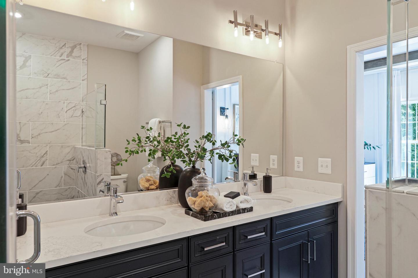 4410 FAIR LAKES CT, FAIRFAX, Virginia 22033, 3 Bedrooms Bedrooms, ,3 BathroomsBathrooms,Residential,For sale,4410 FAIR LAKES CT,VAFX2280352 MLS # VAFX2280352