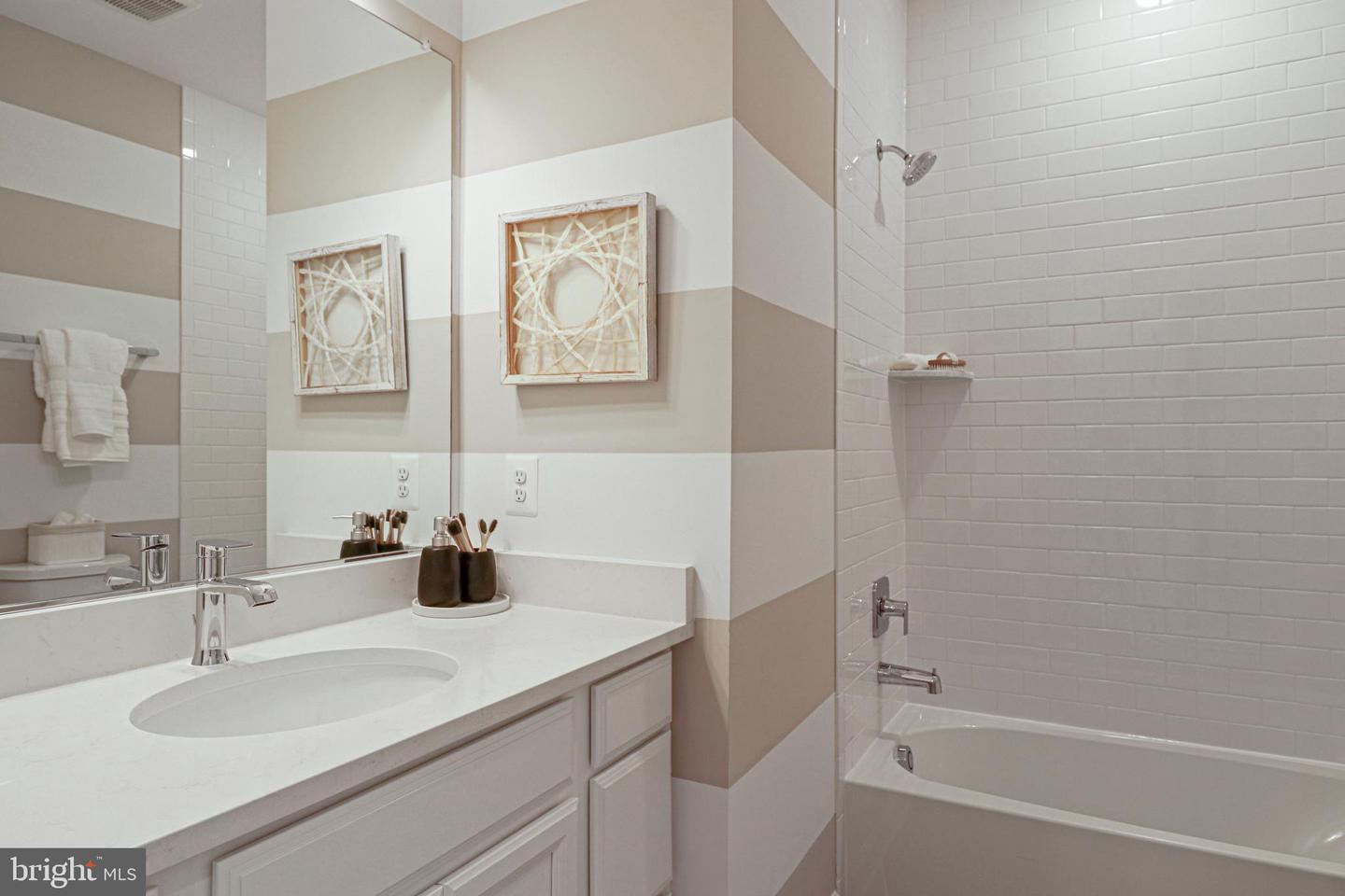 4410 FAIR LAKES CT, FAIRFAX, Virginia 22033, 3 Bedrooms Bedrooms, ,3 BathroomsBathrooms,Residential,For sale,4410 FAIR LAKES CT,VAFX2280352 MLS # VAFX2280352