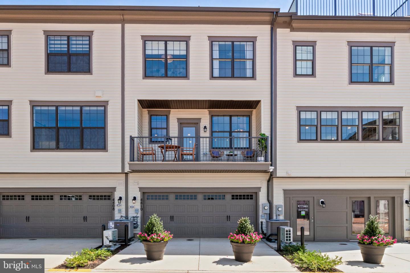 4410 FAIR LAKES CT, FAIRFAX, Virginia 22033, 3 Bedrooms Bedrooms, ,3 BathroomsBathrooms,Residential,For sale,4410 FAIR LAKES CT,VAFX2280352 MLS # VAFX2280352