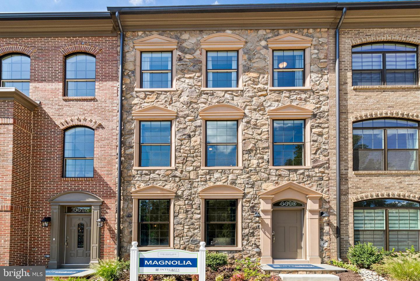 4410 FAIR LAKES CT, FAIRFAX, Virginia 22033, 3 Bedrooms Bedrooms, ,3 BathroomsBathrooms,Residential,For sale,4410 FAIR LAKES CT,VAFX2280352 MLS # VAFX2280352