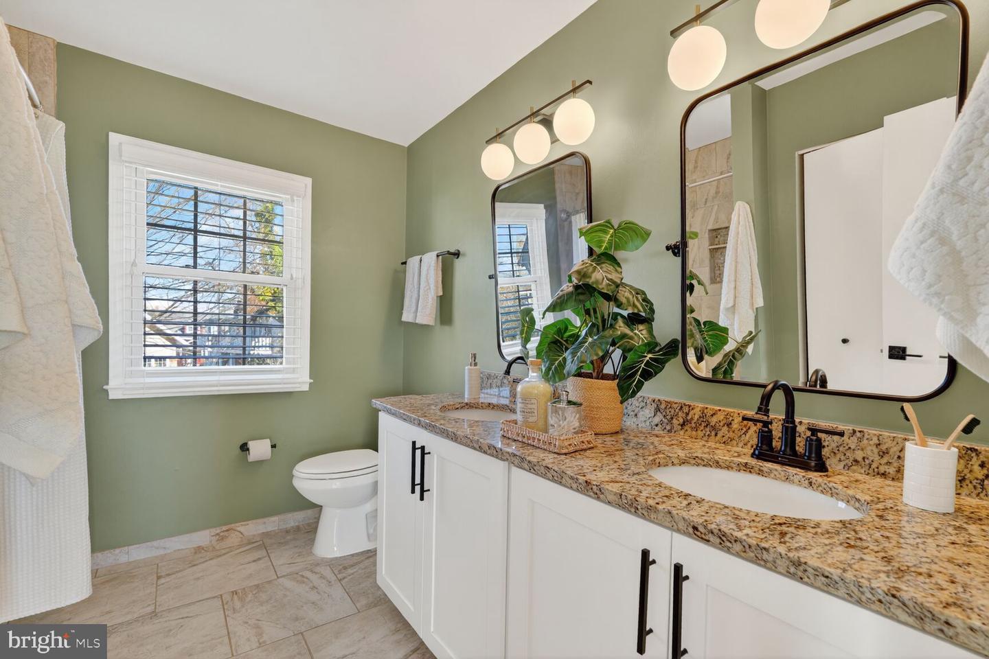 2607 WASHINGTON BLVD, ARLINGTON, Virginia 22201, 3 Bedrooms Bedrooms, ,2 BathroomsBathrooms,Residential,For sale,2607 WASHINGTON BLVD,VAAR2066420 MLS # VAAR2066420