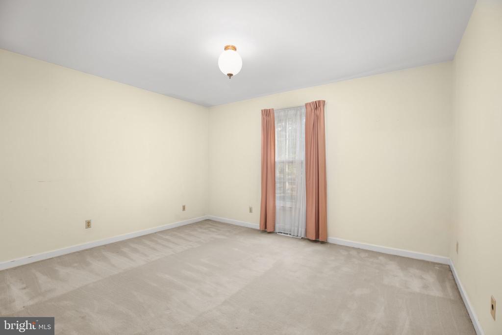 13880 RIDGELEA AVE, CULPEPER, Virginia 22701, 4 Bedrooms Bedrooms, ,2 BathroomsBathrooms,Residential,13880 RIDGELEA AVE,VACU2011994 MLS # VACU2011994