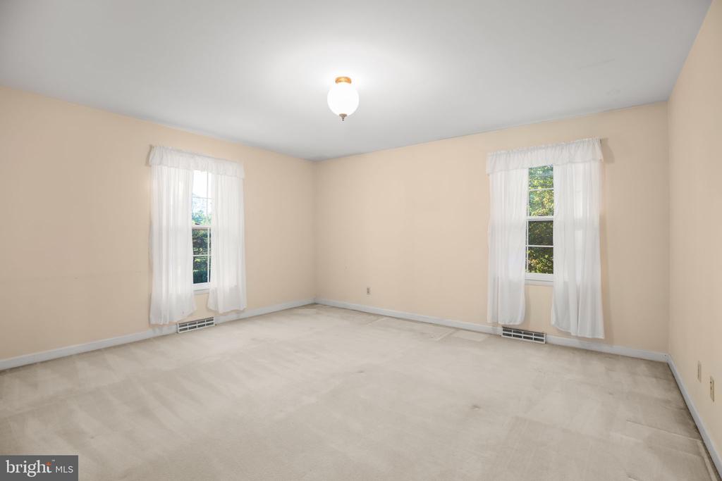 13880 RIDGELEA AVE, CULPEPER, Virginia 22701, 4 Bedrooms Bedrooms, ,2 BathroomsBathrooms,Residential,13880 RIDGELEA AVE,VACU2011994 MLS # VACU2011994