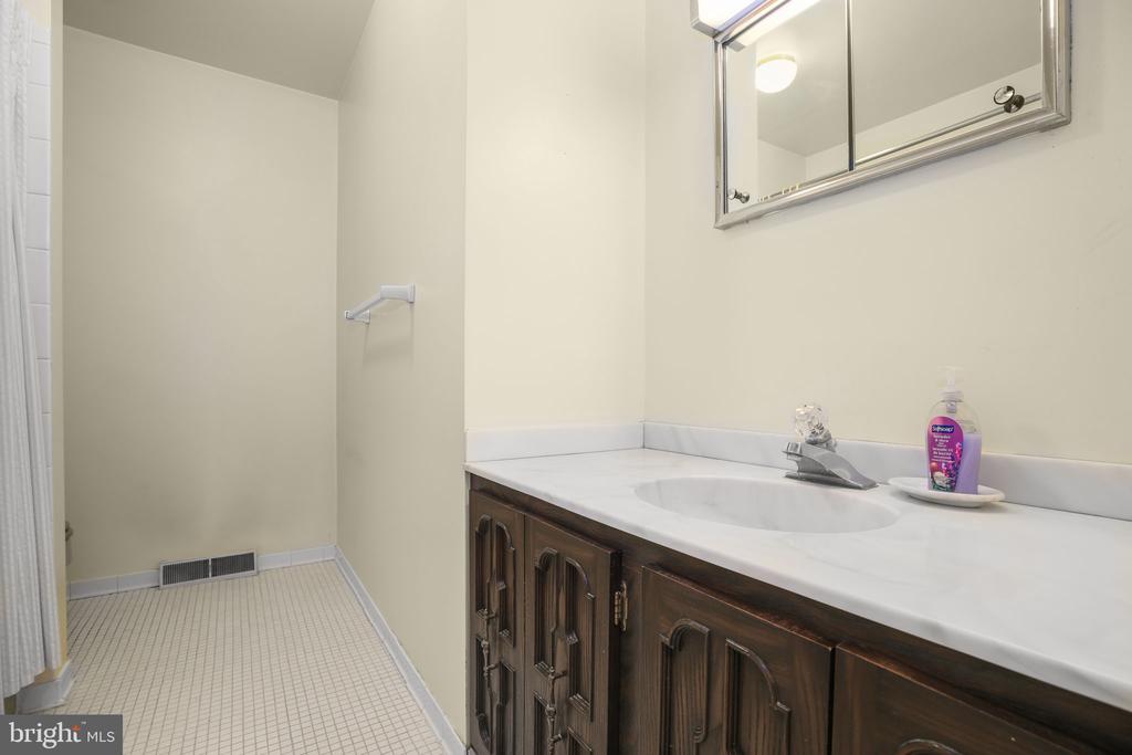 13880 RIDGELEA AVE, CULPEPER, Virginia 22701, 4 Bedrooms Bedrooms, ,2 BathroomsBathrooms,Residential,13880 RIDGELEA AVE,VACU2011994 MLS # VACU2011994