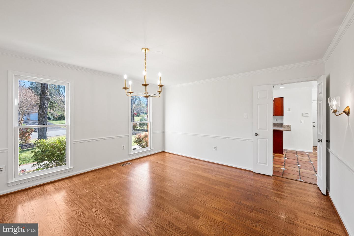 8426 HOLLY LEAF DR, MCLEAN, Virginia 22102, 5 Bedrooms Bedrooms, 24 Rooms Rooms,3 BathroomsBathrooms,Residential,For sale,8426 HOLLY LEAF DR,VAFX2262594 MLS # VAFX2262594