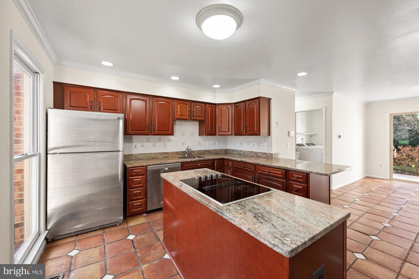 8426 HOLLY LEAF DR, MCLEAN, Virginia 22102, 5 Bedrooms Bedrooms, 24 Rooms Rooms,3 BathroomsBathrooms,Residential,For sale,8426 HOLLY LEAF DR,VAFX2262594 MLS # VAFX2262594