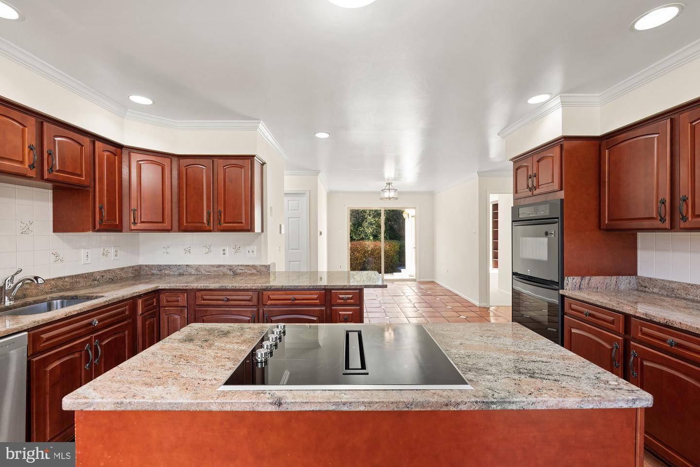 8426 HOLLY LEAF DR, MCLEAN, Virginia 22102, 5 Bedrooms Bedrooms, 24 Rooms Rooms,3 BathroomsBathrooms,Residential,For sale,8426 HOLLY LEAF DR,VAFX2262594 MLS # VAFX2262594