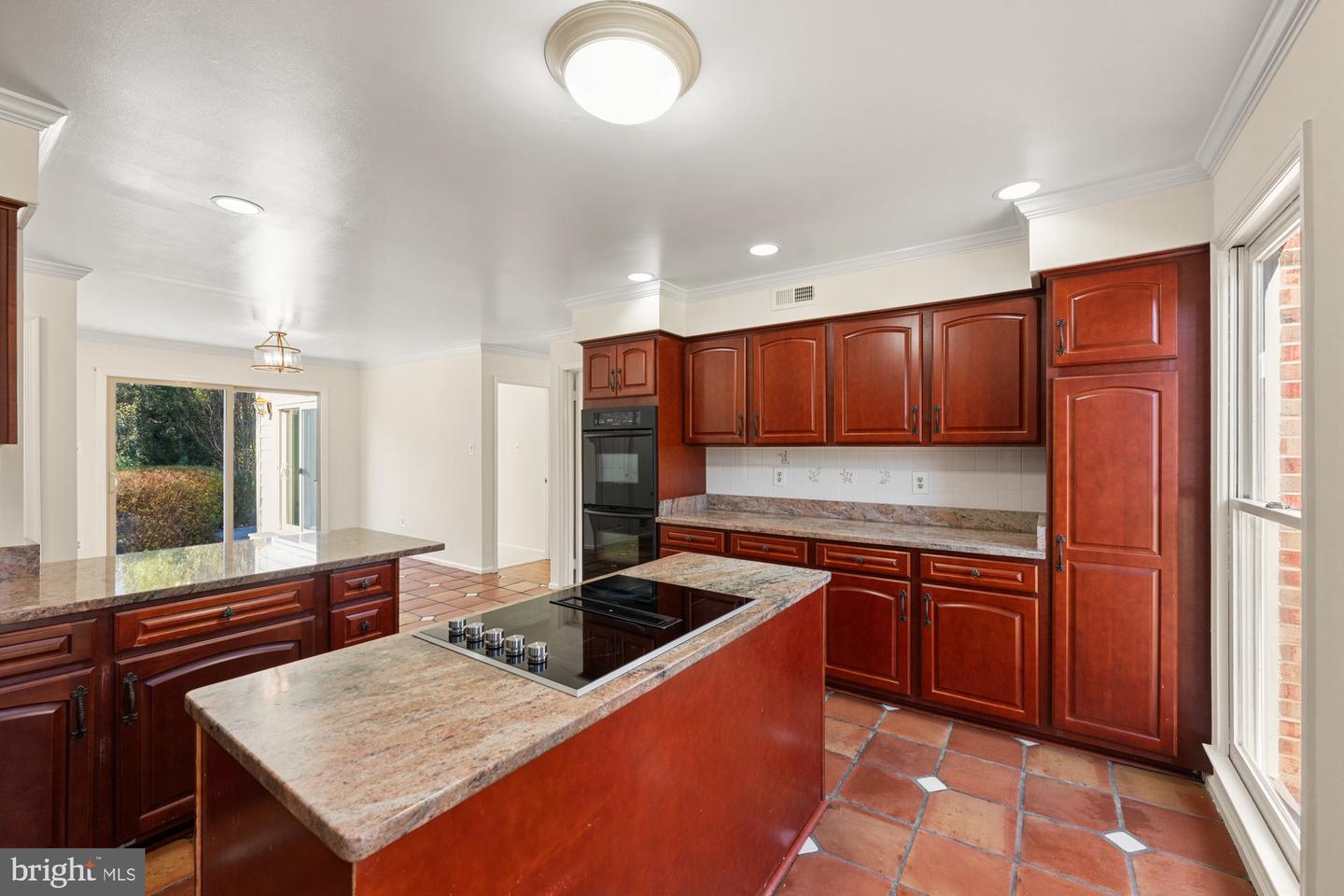 8426 HOLLY LEAF DR, MCLEAN, Virginia 22102, 5 Bedrooms Bedrooms, 24 Rooms Rooms,3 BathroomsBathrooms,Residential,For sale,8426 HOLLY LEAF DR,VAFX2262594 MLS # VAFX2262594