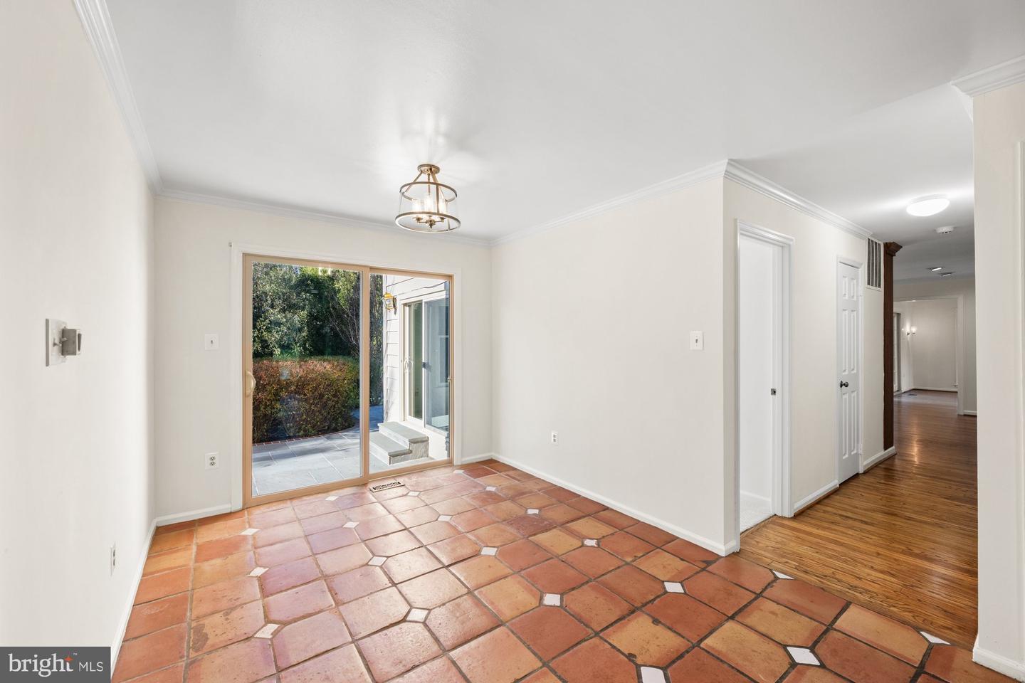 8426 HOLLY LEAF DR, MCLEAN, Virginia 22102, 5 Bedrooms Bedrooms, 24 Rooms Rooms,3 BathroomsBathrooms,Residential,For sale,8426 HOLLY LEAF DR,VAFX2262594 MLS # VAFX2262594