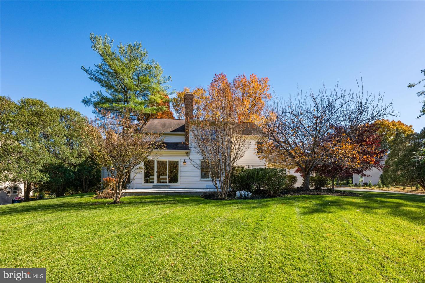 8426 HOLLY LEAF DR, MCLEAN, Virginia 22102, 5 Bedrooms Bedrooms, 24 Rooms Rooms,3 BathroomsBathrooms,Residential,For sale,8426 HOLLY LEAF DR,VAFX2262594 MLS # VAFX2262594